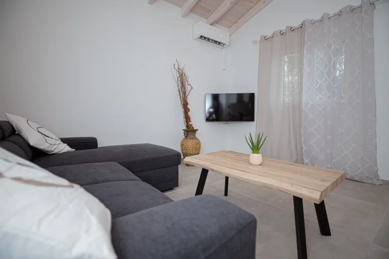Chrysanthi's house Gardelades Corfu, family house for rent