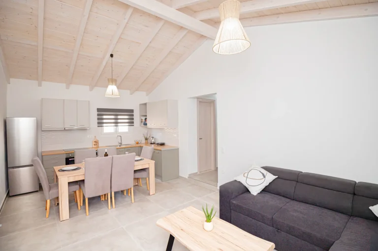 Chrysanthi's house Gardelades Corfu, family house for rent