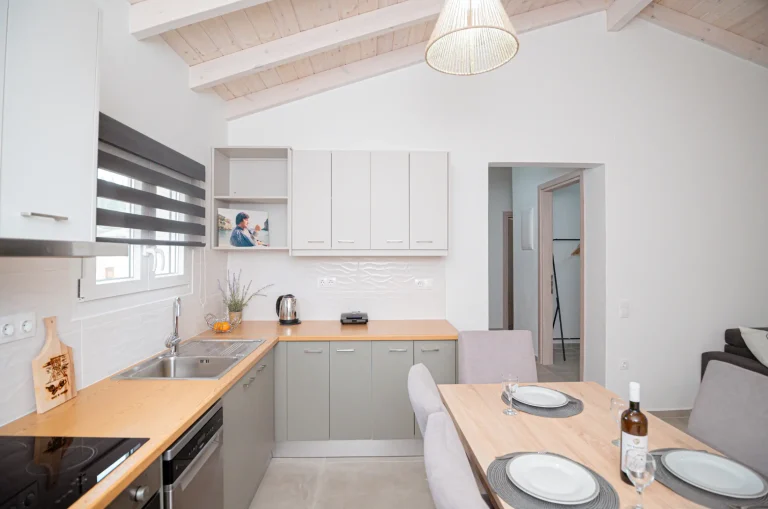 Chrysanthi's house Gardelades Corfu, family house for rent