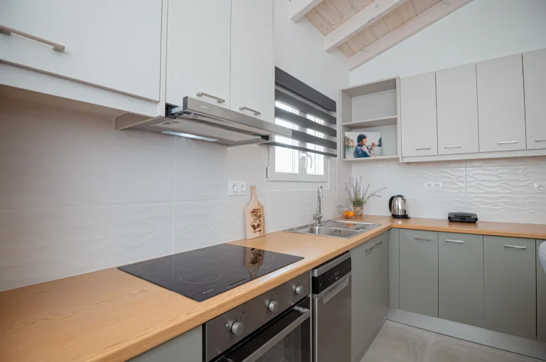 Chrysanthi's house Gardelades Corfu, family house for rent