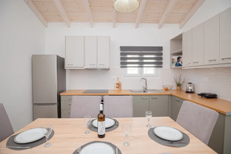 Chrysanthi's house Gardelades Corfu, family house for rent