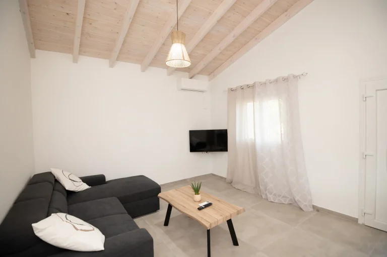 Chrysanthi's house Gardelades Corfu, family house for rent