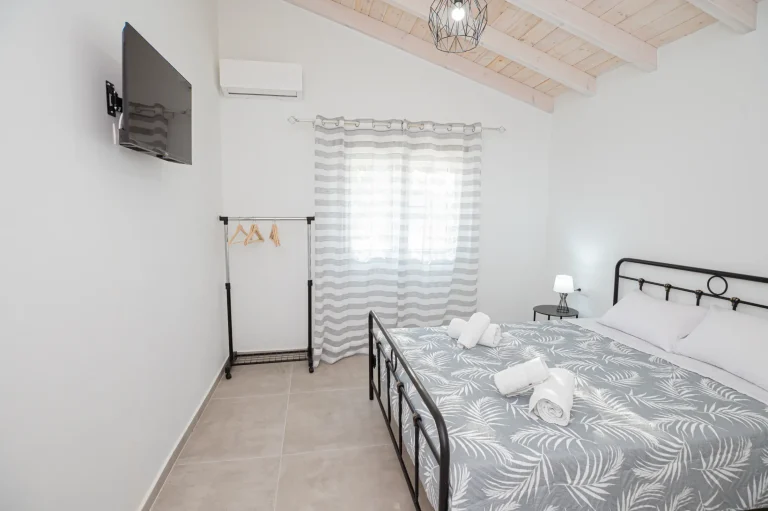 Chrysanthi's house Gardelades Corfu, family house for rent
