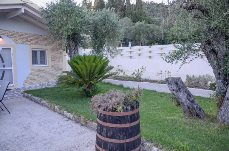 Chrysanthi's house Gardelades Corfu, family house for rent