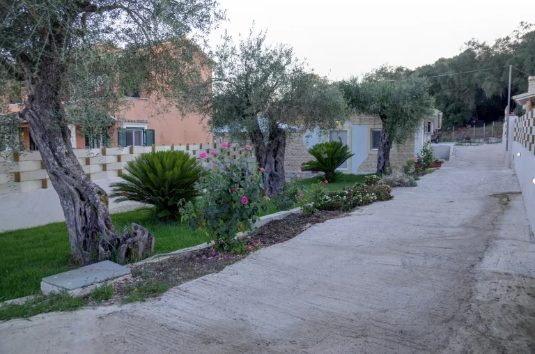 Chrysanthi's house Gardelades Corfu, family house for rent