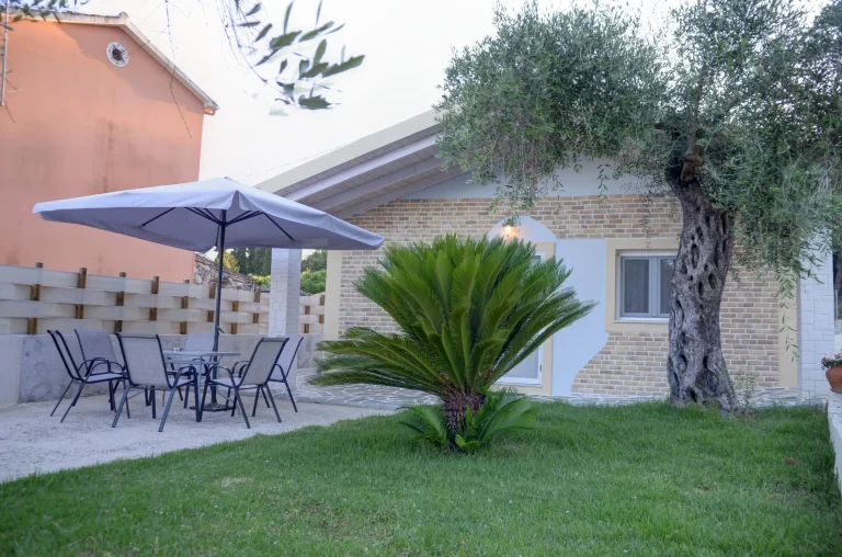 Chrysanthi's house Gardelades Corfu, family house for rent