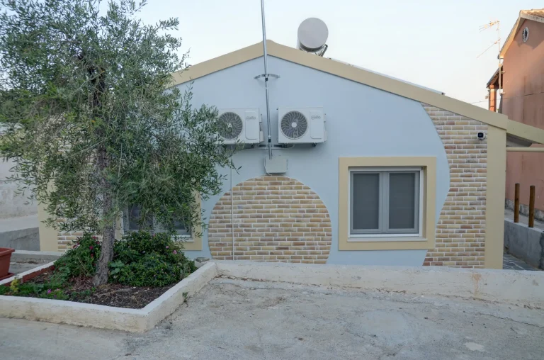 Chrysanthi's house Gardelades Corfu, family house for rent