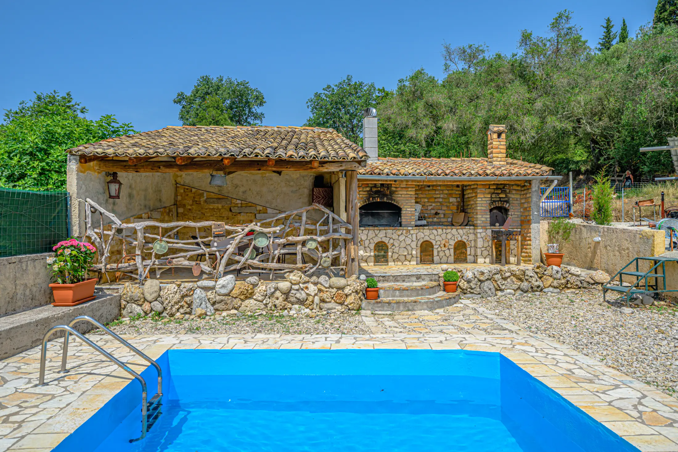 Chrysanthi's house Gardelades Corfu, family house for rent